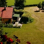 Uriges Landhaeuschen Apartamento *