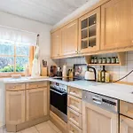 Uriges Landhaeuschen Apartamento *