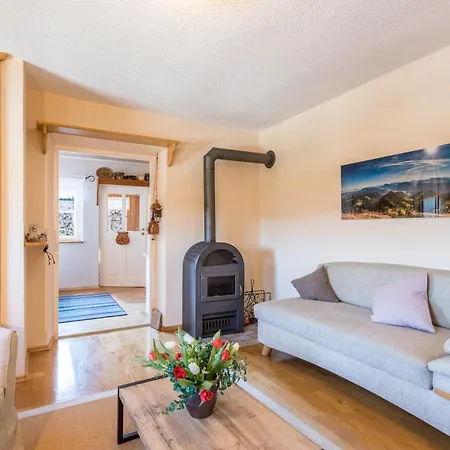 Uriges Landhaeuschen Apartamento *